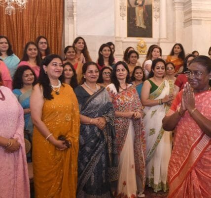 Faculty and Course Members of 64th NDC Course call on the President