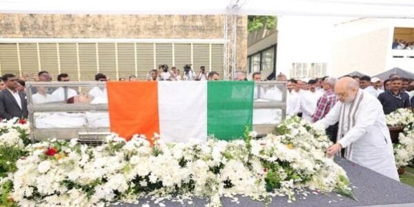 Home Minister Amit Shah paid tribute to industrialist Ratan Tata