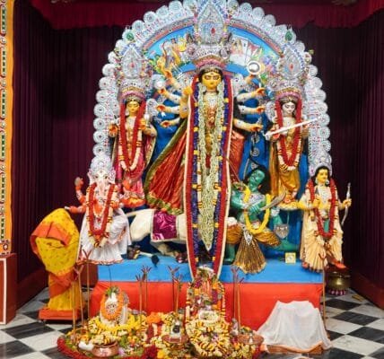 In Sharadiya Navratri rituals, today on Maha Ashtami and Maha Navami, the forms of Goddess Durga, Maha Gauri and Siddhidatri are being worshipped.