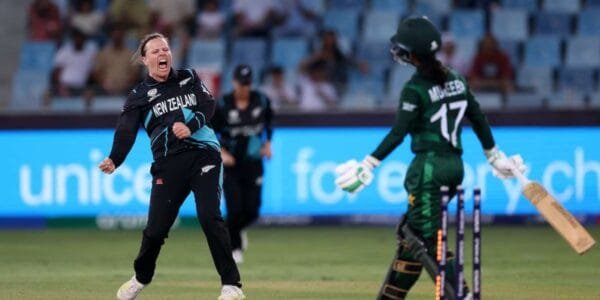 New Zealand beat Pakistan
