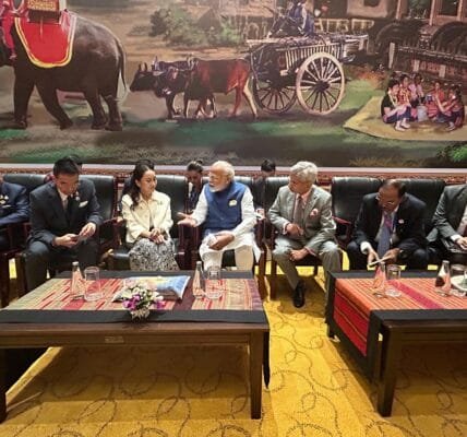 PM Modi meets PM Patongtarn Shinawatra of Thailand on the sidelines of the East Asia Summit in Vientiane