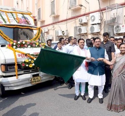 Pralhad Joshi launches second phase of retail sale of Bharat Chana Dal by flagging off mobile van in Delhi-NCR