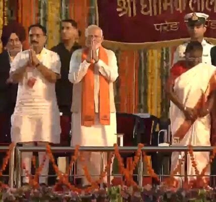 President Murmu, PM Modi attend Dussehra event in Delhi