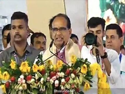 Union Minister Shivraj Singh Chauhan today launched several schemes and laid the foundation stone of 500 km of new paved roads in Madhya Pradesh