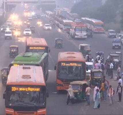 air quality in the capital Delhi continues to remain in the very poor category