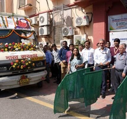 price of tomatoes on the Central Government's van in Delhi NCR is Rs 65 per kilogram