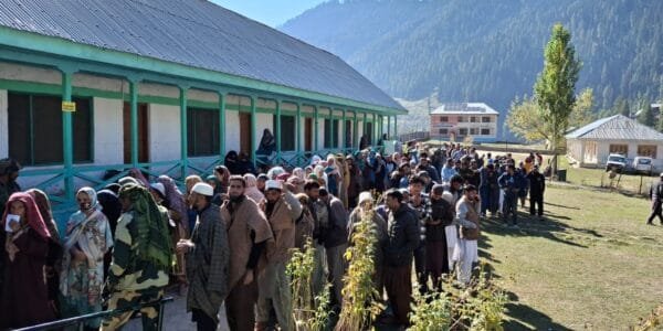 third and final phase of Jammu and Kashmir assembly elections saw 44.08% polling till 1 pm