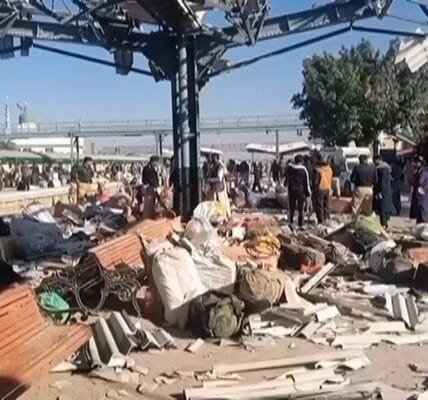 24 people killed and more than 40 injured in explosion at Quetta railway station in Balochistan, Pakistan