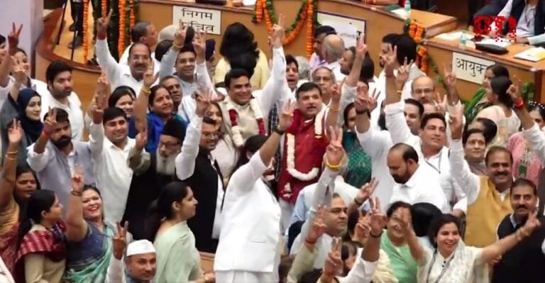 आम आदमी पार्टी के महेश खिची दिल्ली के अगले महापौर चुने गए