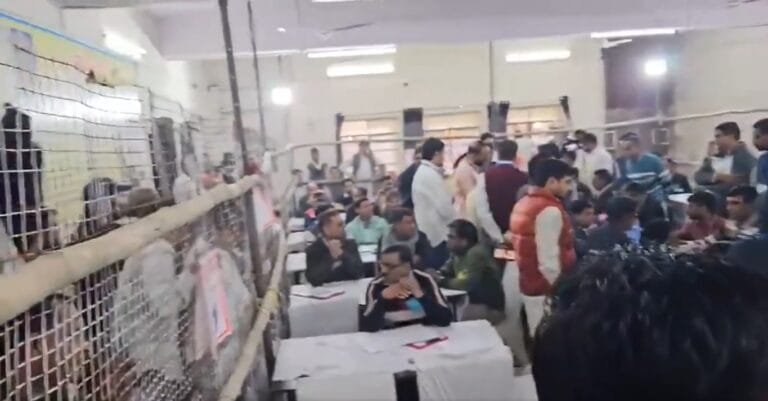 महाराष्ट्र और झारखंड में विधानसभा चुनावों के साथ 46 विधानसभा सीटों और दो संसदीय क्षेत्रों के उप-चुनावों की मतगणना जारी