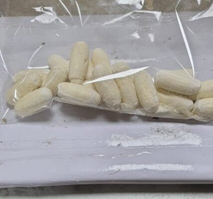 DRI arrests a suspect with 3496 grams of cocaine at Mumbai airport