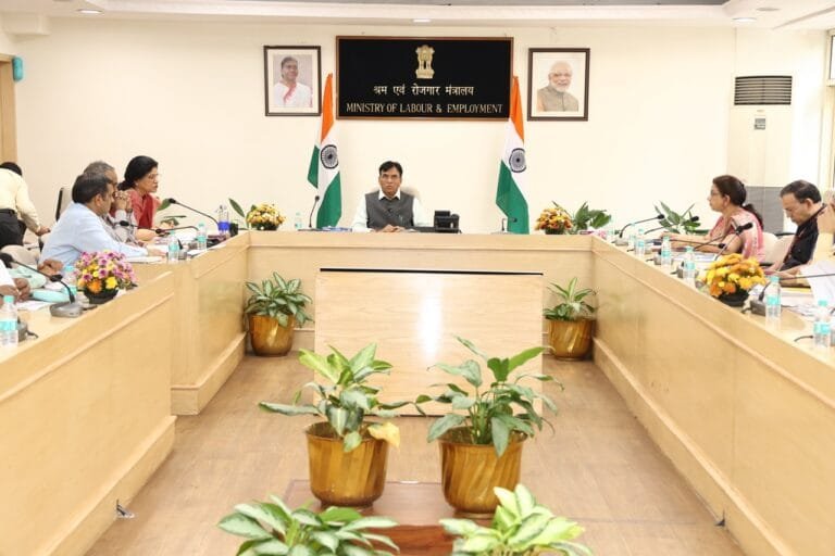 डॉ. मनसुख मांडविया ने EPS योजना के तहत नई केंद्रीकृत पेंशन भुगतान प्रणाली के प्रायोगिक परीक्षण के सफल समापन की घोषणा की