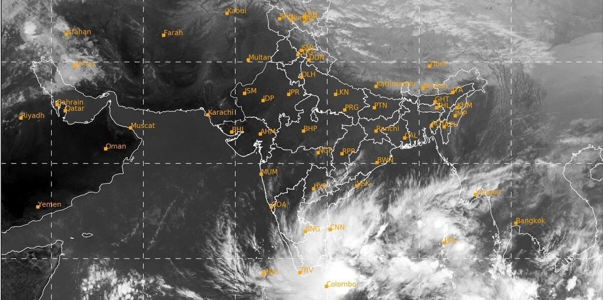 Heavy rains are expected in the coastal areas of Tamil Nadu due to the depression formed over the southwest Bay of Bengal turning into a deep depression in the next 12 hours