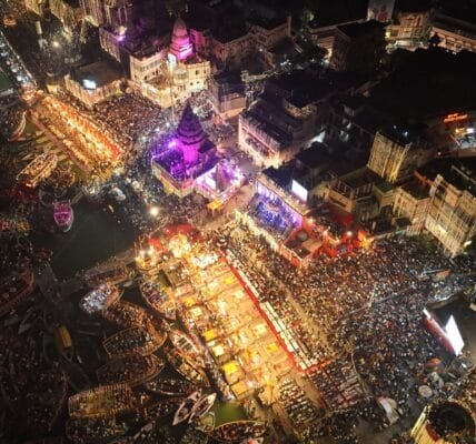 On the occasion of Dev Deepawali in Varanasi, a record 17 lakh earthen diyas were lit on various ghats