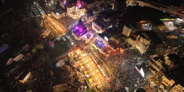 On the occasion of Dev Deepawali in Varanasi, a record 17 lakh earthen diyas were lit on various ghats