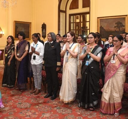 President Draupadi Murmu met successful women officers (women achievers) of Indian aviation sector