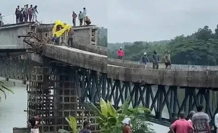 Shuttering of under-construction bridge collapses in Kerala; no casualties reported