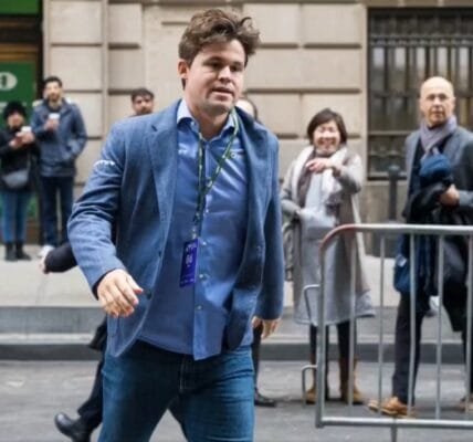 Chess player Magnus Carlsen quits FIDE World Rapid and Blitz Chess Championship after being barred from playing in jeans