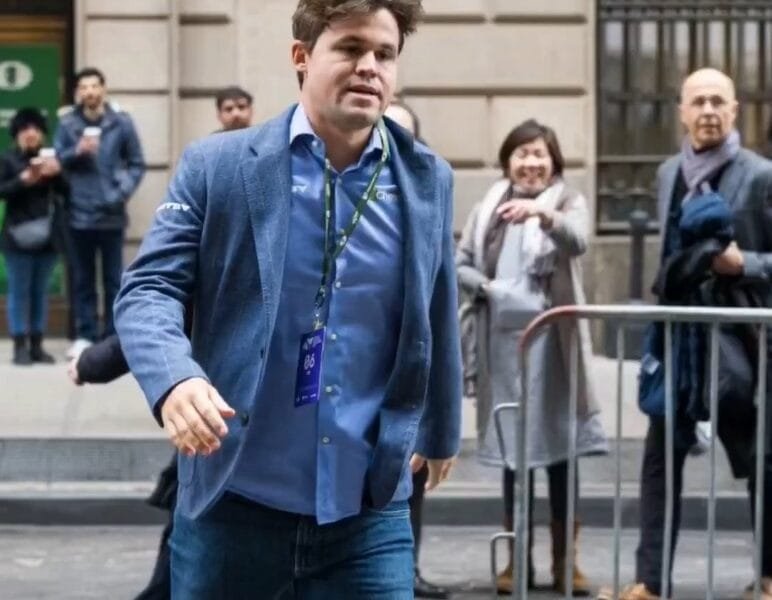 Chess player Magnus Carlsen quits FIDE World Rapid and Blitz Chess Championship after being barred from playing in jeans