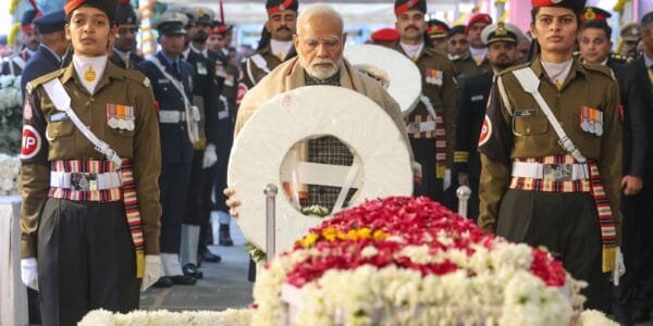 Former Prime Minister Dr. Manmohan Singh was cremated with full state honours today at Nigam Bodh Ghat in New Delhi