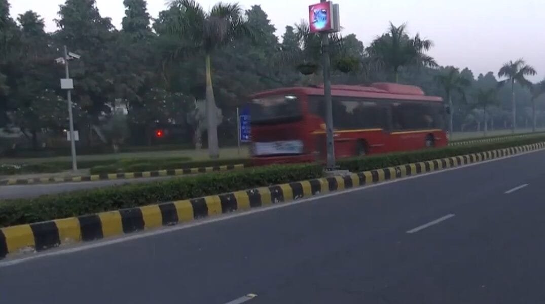Minimum temperature in the capital Delhi is 4.9 degrees Celsius, air quality in 'poor' category