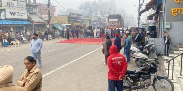 Normal life affected due to shutdown by farmers in Punjab, Indian Railways canceled more than 200 trains