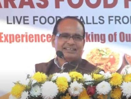 Union Rural Development Minister Shivraj Singh Chouhan participated in the Saras Food Festival organised at Connaught Place, New Delhi today