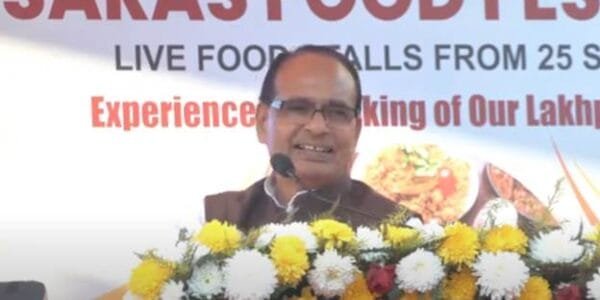 Union Rural Development Minister Shivraj Singh Chouhan participated in the Saras Food Festival organised at Connaught Place, New Delhi today