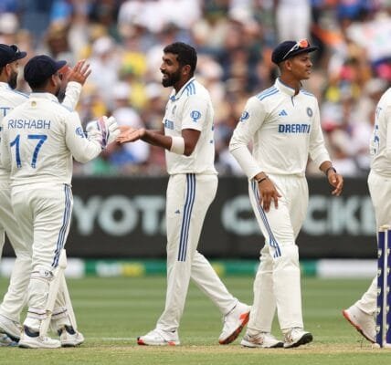 fourth cricket test match of the Border-Gavaskar Trophy is going on between India and Australia