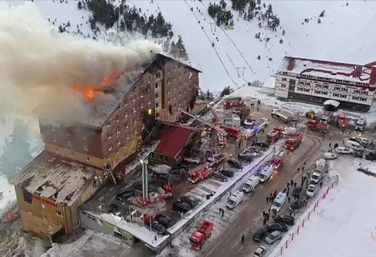 तुर्की में आग की घटना में मृतकों की संख्या बढ़कर 76 हो गई