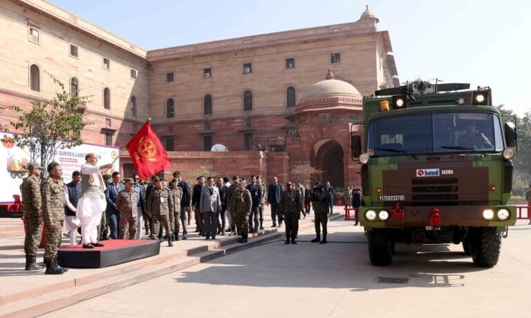 रक्षा मंत्री राजनाथ सिंह ने नई दिल्ली में ‘संजय – युद्धक्षेत्र निगरानी प्रणाली (बीएसएस)’ को हरी झंडी दिखाई