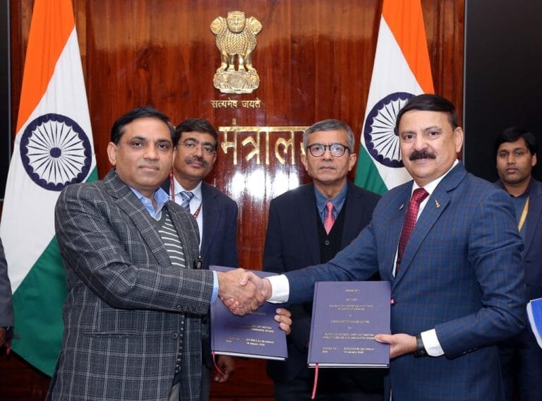 रक्षा मंत्रालय ने भारतीय नौसेना के लिए मध्यम दूरी की सतह से हवा में मार करने वाली मिसाइलों के लिए बीडीएल के साथ 2,960 करोड़ रुपये का अनुबंध किया