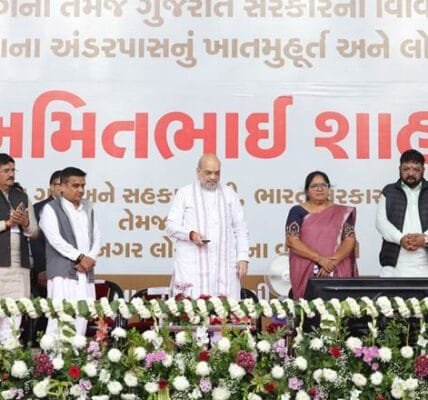 Home Minister Amit Shah inaugurated a total of 19 different developmental works at a cost of Rs 194 crore and performed bhoomi pujan of 8 works in Kalol, Gandhinagar