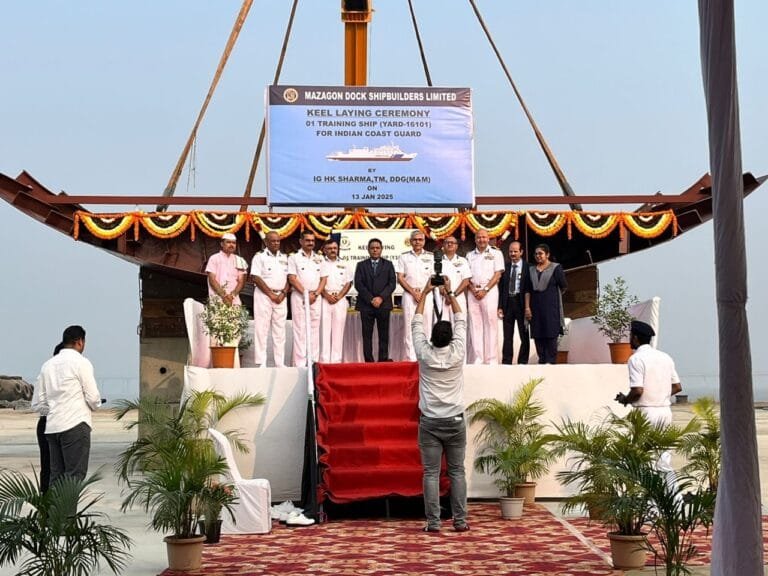 भारतीय तट रक्षक बल के लिए प्रशिक्षण जहाज का निर्माण कार्य (कील-बिछाना) समारोह एमडीएल, मुंबई में आयोजित किया गया