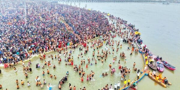 More than 3 crore 50 lakh devotees took a dip during the Makar-Sankranti Amrit Snan at the Maha Kumbh in Prayagraj