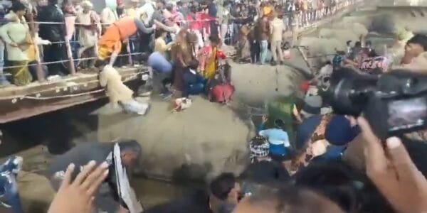 PM Modi spoke to CM Adityanath on the situation of stampede in Maha Kumbh