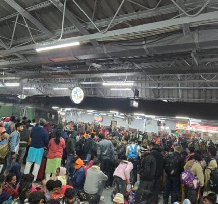 Prayagraj Railway operated a record number of more than 400 Mela Special trains in the last two days and transported more than 20 lakh devotees to their destination stations