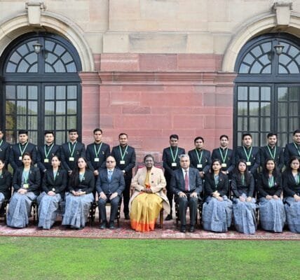Probationary officers of Indian Statistical Service meet President Draupadi Murmu