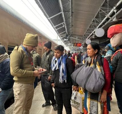 Railways ran 137 Kumbh special trains to help devotees reach Prayagraj on the third day of Maha Kumbh