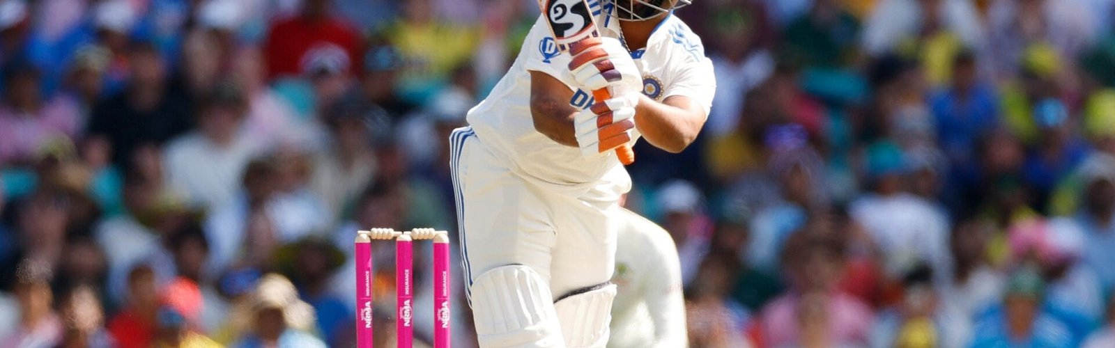 Sydney Test India scored 141 runs for 6 wickets in the second innings by the end of the second day's play