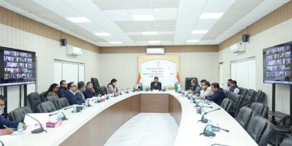 Union Minister Dr. Mansukh Mandaviya reviews functioning of EPFO ​​field offices for better services