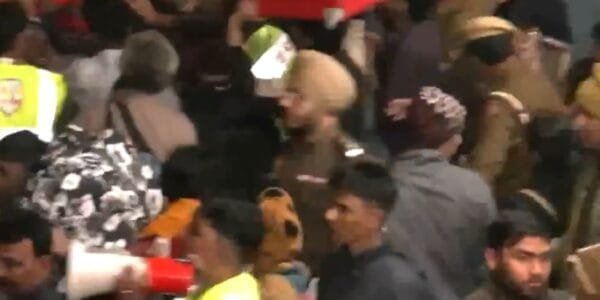 18 people died and 10 injured in an accident at New Delhi Railway Station