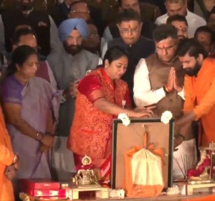 Delhi CM Rekha Gupta along with her cabinet ministers attended the evening aarti at Vasudev Ghat