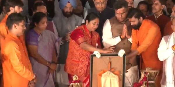 Delhi CM Rekha Gupta along with her cabinet ministers attended the evening aarti at Vasudev Ghat