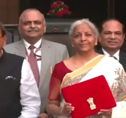 Finance Minister Nirmala Sitharaman reached Parliament, will present the budget for the financial year 2025-26 in the Lok Sabha today