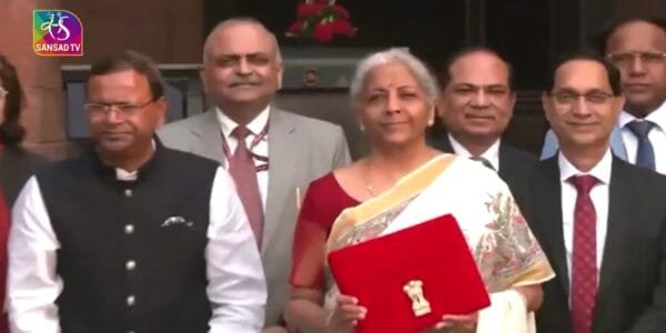 Finance Minister Nirmala Sitharaman reached Parliament, will present the budget for the financial year 2025-26 in the Lok Sabha today