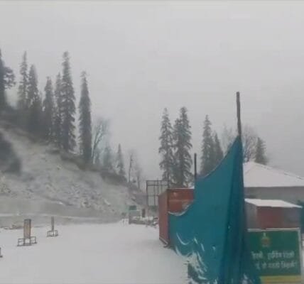 Heavy rain and snowfall continues in Himachal Pradesh due to western disturbance