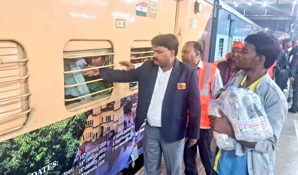 Indian Railways made special arrangements for Mahashivratri, more than 350 special trains were run from Prayagraj