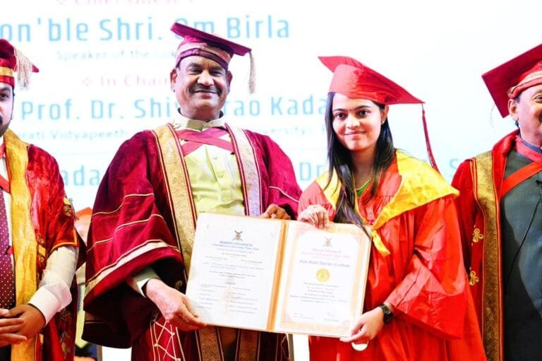 लोक सभा अध्यक्ष ने युवाओं से आत्मनिर्भर भारत के लक्ष्य के प्रति समर्पित होने का आग्रह किया