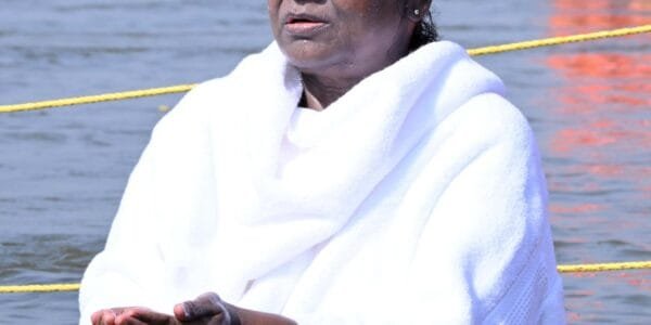 Prayagraj Maha Kumbh - President Draupadi Murmu took a holy dip at the Triveni Sangam